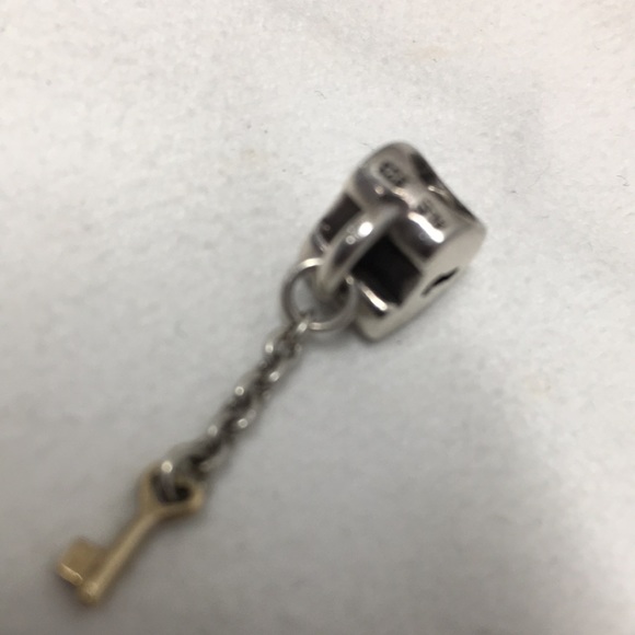 Pandora heart lock charm with gold key. RETIRED - Picture 12 of 12